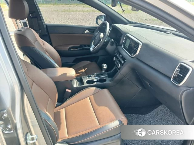 Kia Sportage The Bold 2021 Серебристо-серый из Кореи, фото 4