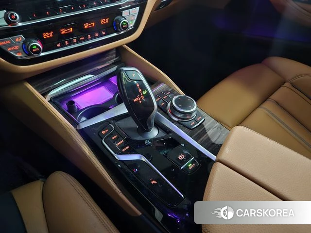 BMW 5 Series (G30) 2022 Черный из Кореи, фото 4