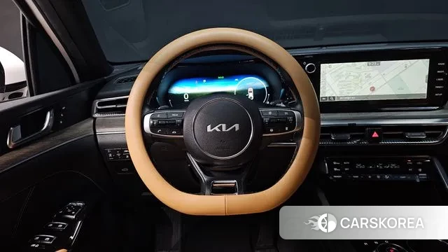 Kia K5 3rd generation 2023 Белый из Кореи, фото 4