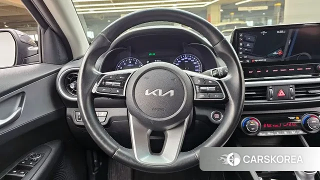 Kia The New K3 2nd generation 2022 Серый из Кореи, фото 4