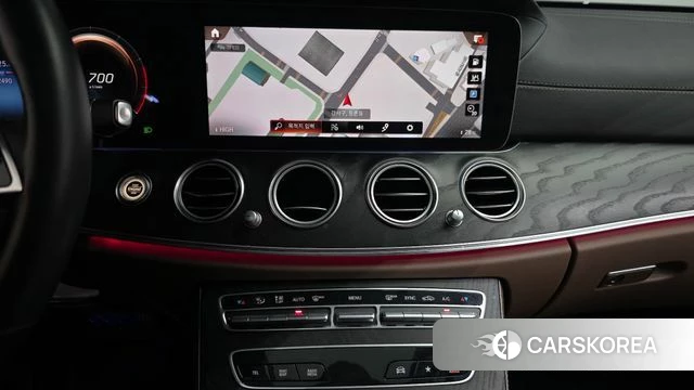 Mercedes-Benz E-Class W213 2023 Белый из Кореи, фото 4