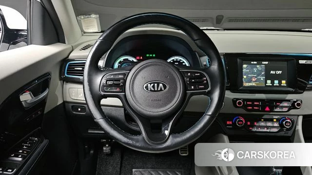 Kia Niro 2018 Белый из Кореи, фото 4
