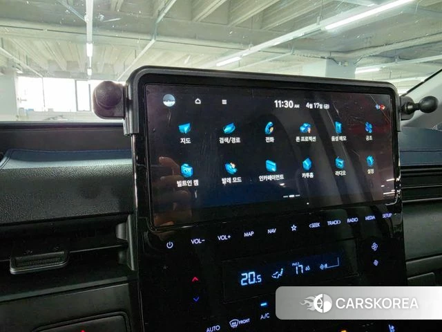 Hyundai Staria 2023 Светло-серебряный цвет из Кореи, фото 4