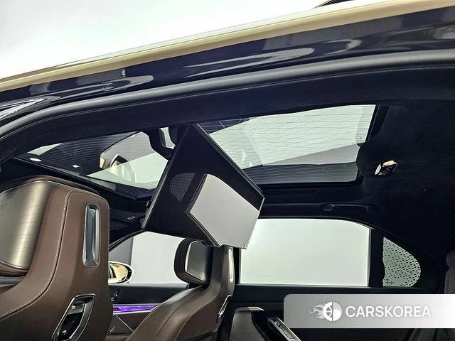 BMW 7 Series (G70) 2023 Черный из Кореи, фото 4