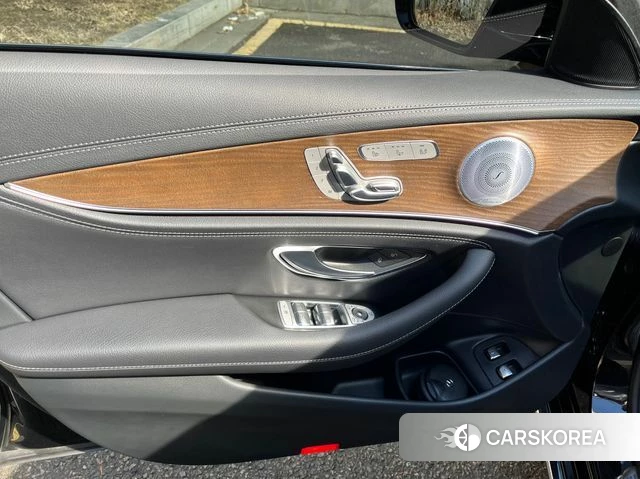 Mercedes-Benz E-Class W213 2019 Черный из Кореи, фото 4