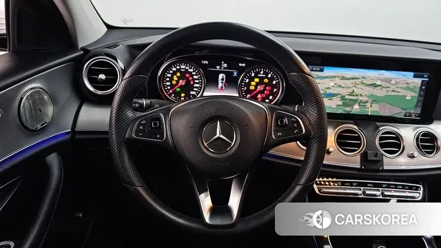 Mercedes-Benz E-Class W213 2018 Белый из Кореи, фото 4