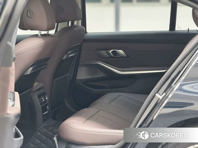 BMW 3 series 2021 Черный из Китая, фото 4