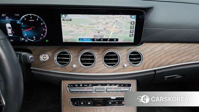 Mercedes-Benz E-Class W213 2022 Белый из Кореи, фото 4