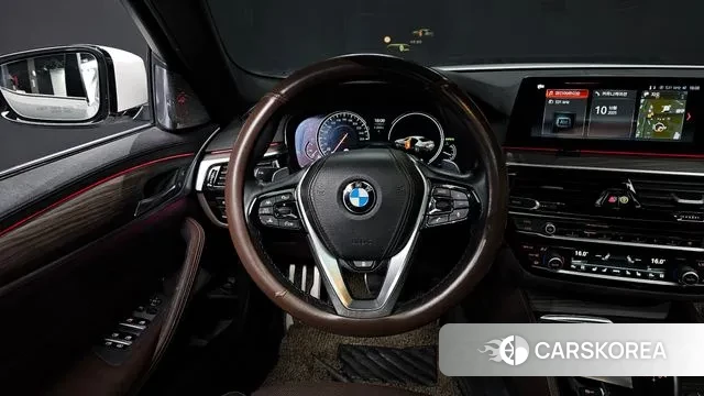 BMW 5 Series (G30) 2018 Белый из Кореи, фото 4