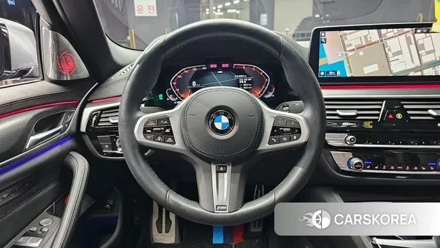 BMW 5 Series (G30) 2023 Серебристо-серый из Кореи, фото 4