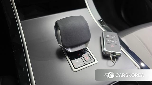 Land Rover Range Rover Evoque 2nd Generation 2025 Серебристо-серый из Кореи, фото 4