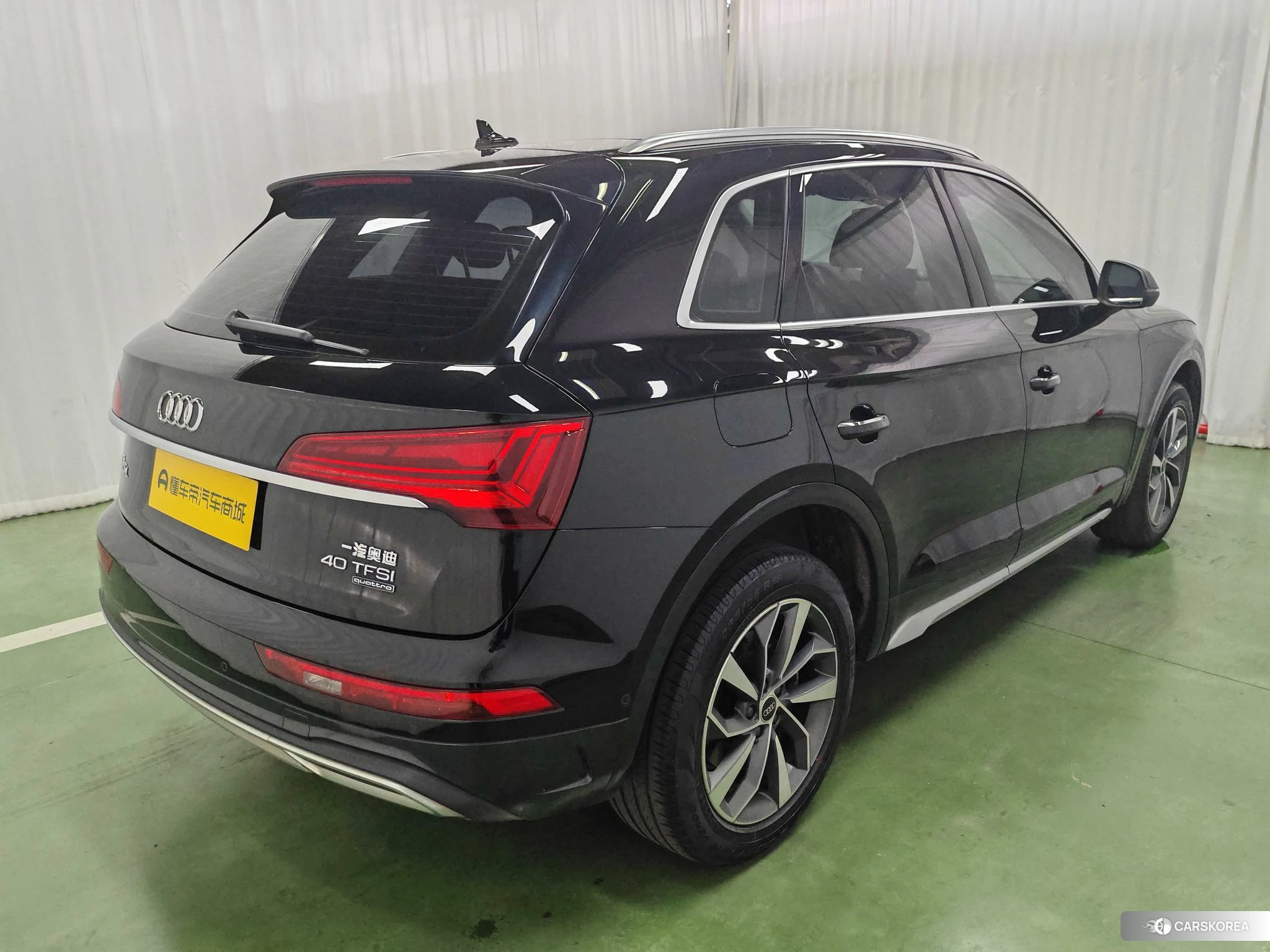 Audi Q5L 2021 Черный из Китая, фото 4
