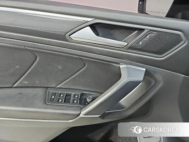 Volkswagen Tiguan Allspace 2020 Черный из Кореи, фото 4