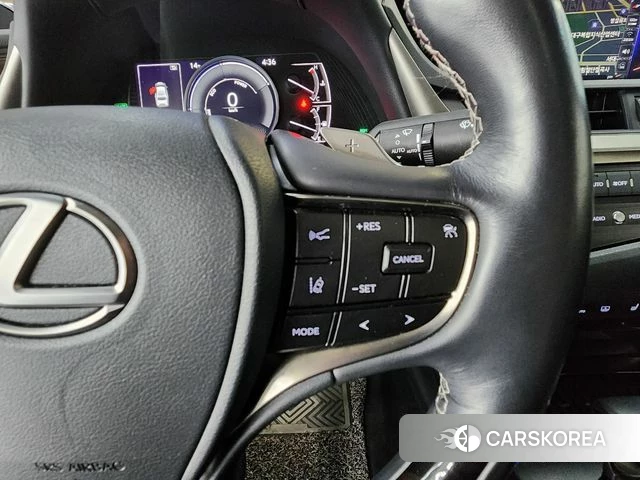 Lexus ES300h 7th generation 2020 Белый из Кореи, фото 4