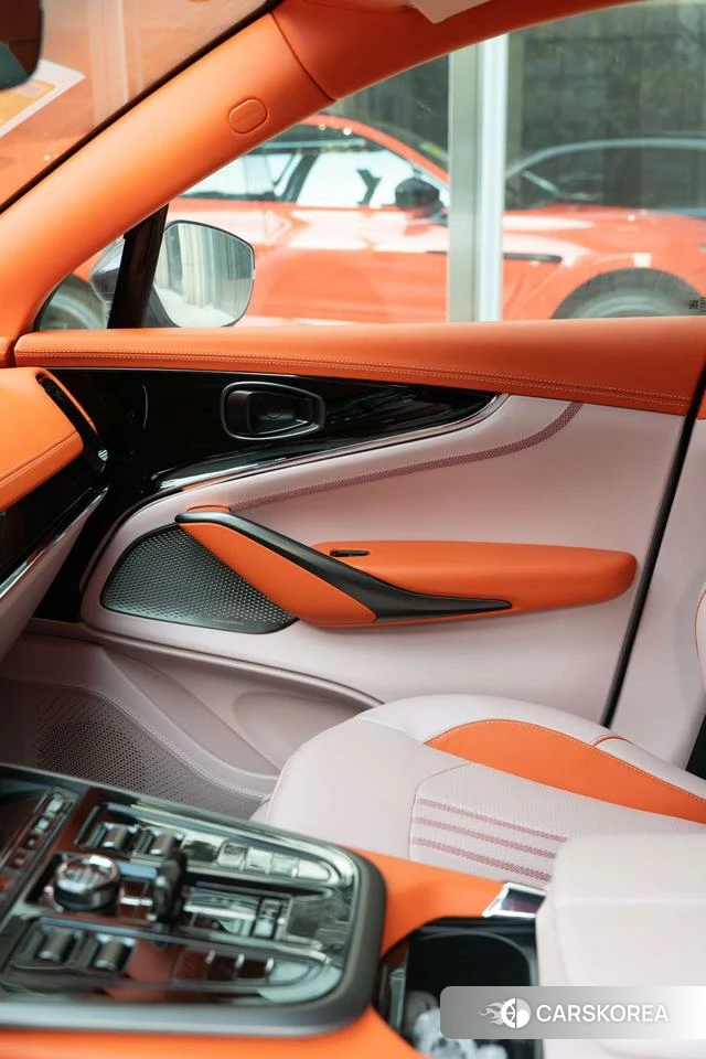 Aston Martin DBX 2025 Белый из Китая, фото 4