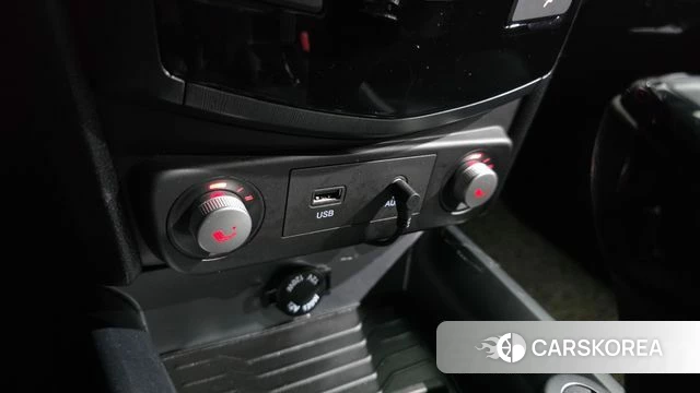 Ssangyong Tivoli Armor 2018 Жемчужный цвет из Кореи, фото 4