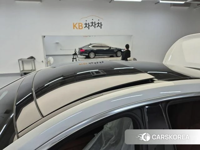 BMW 8 Series (G15) 2023 Белый из Кореи, фото 4