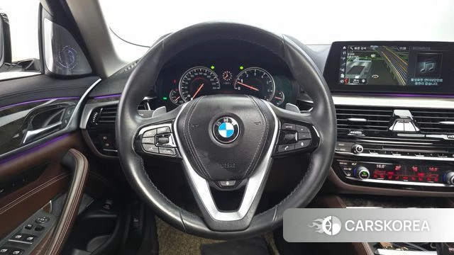 BMW 5 Series (G30) 2018 Белый из Кореи, фото 4