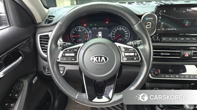 Kia Seltos 2021 Серый из Кореи, фото 4