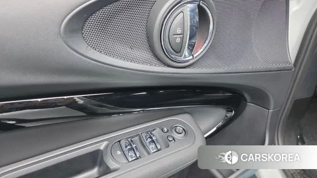 Mini Cooper Clubman 2021 Серебряный из Кореи, фото 4