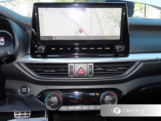 Kia The New K3 2nd generation 2023 Белый из Кореи, фото 4