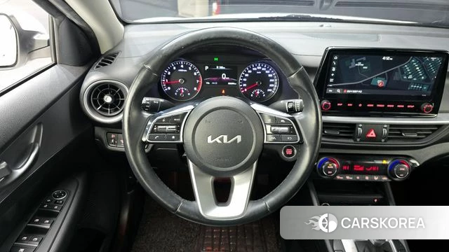 Kia The New K3 2nd generation 2021 Белый из Кореи, фото 4