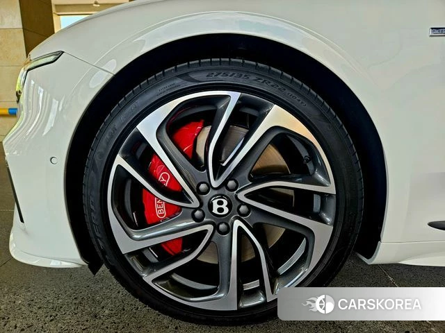 Bentley Continental GT 4th Generation 2025 Белый из Кореи, фото 4