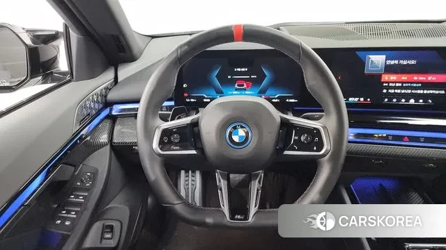 BMW i5 (G60) 2024 Светло-серебряный цвет из Кореи, фото 4