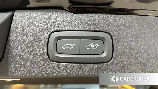 Volvo V60 Cross-Country 2nd Generation 2023 Черный из Кореи, фото 4