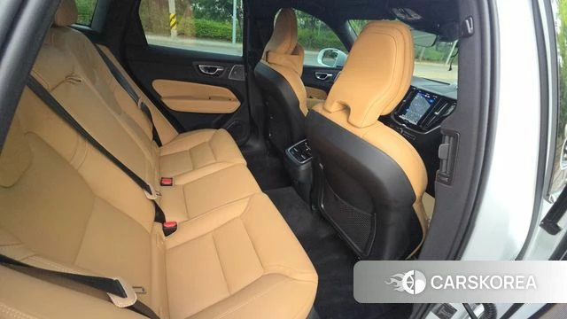 Volvo XC60 second Generation 2023 Белый из Кореи, фото 4