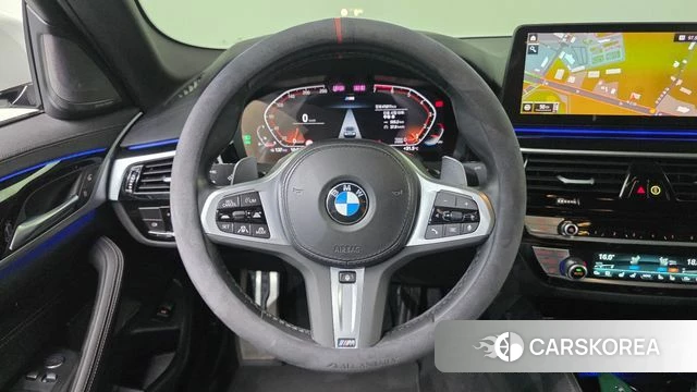 BMW 5 Series (G30) 2023 Белый из Кореи, фото 4