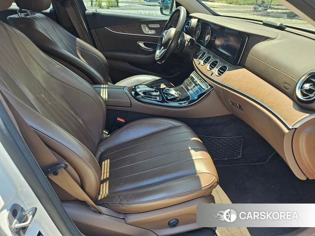 Mercedes-Benz E-Class W213 2019 Белый из Кореи, фото 4