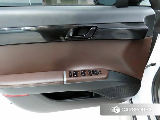 Hyundai Grandeur Hybrid (GN7) 2023 Белый из Кореи, фото 4