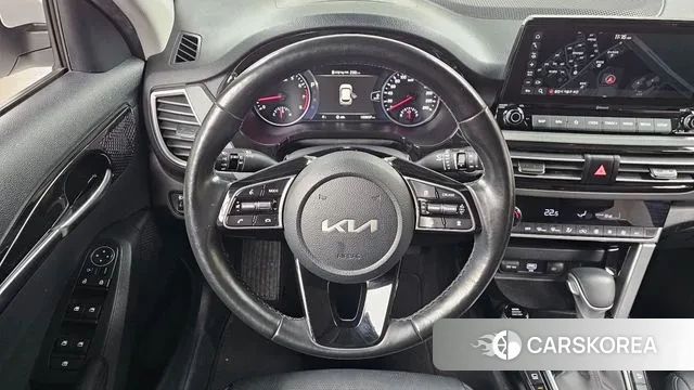 Kia Seltos 2022 Белый из Кореи, фото 4