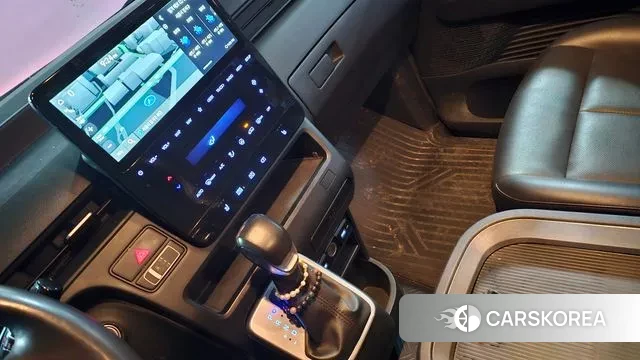 Hyundai Staria 2021 Серебристо-серый из Кореи, фото 4