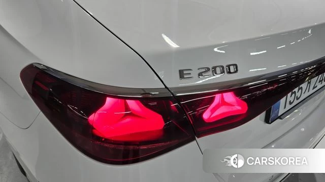 Mercedes-Benz E-Class W214 2025 Белый из Кореи, фото 4