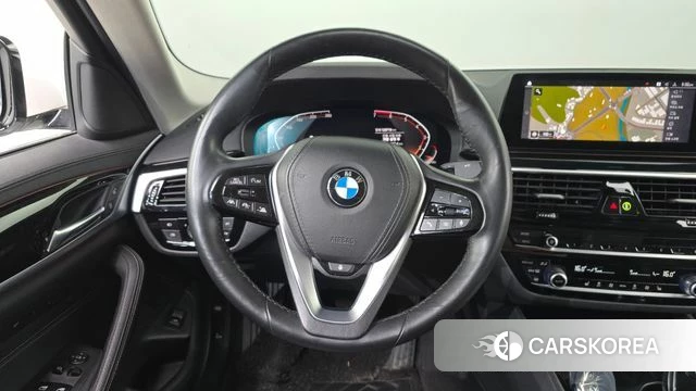 BMW 5 Series (G30) 2020 Белый из Кореи, фото 4