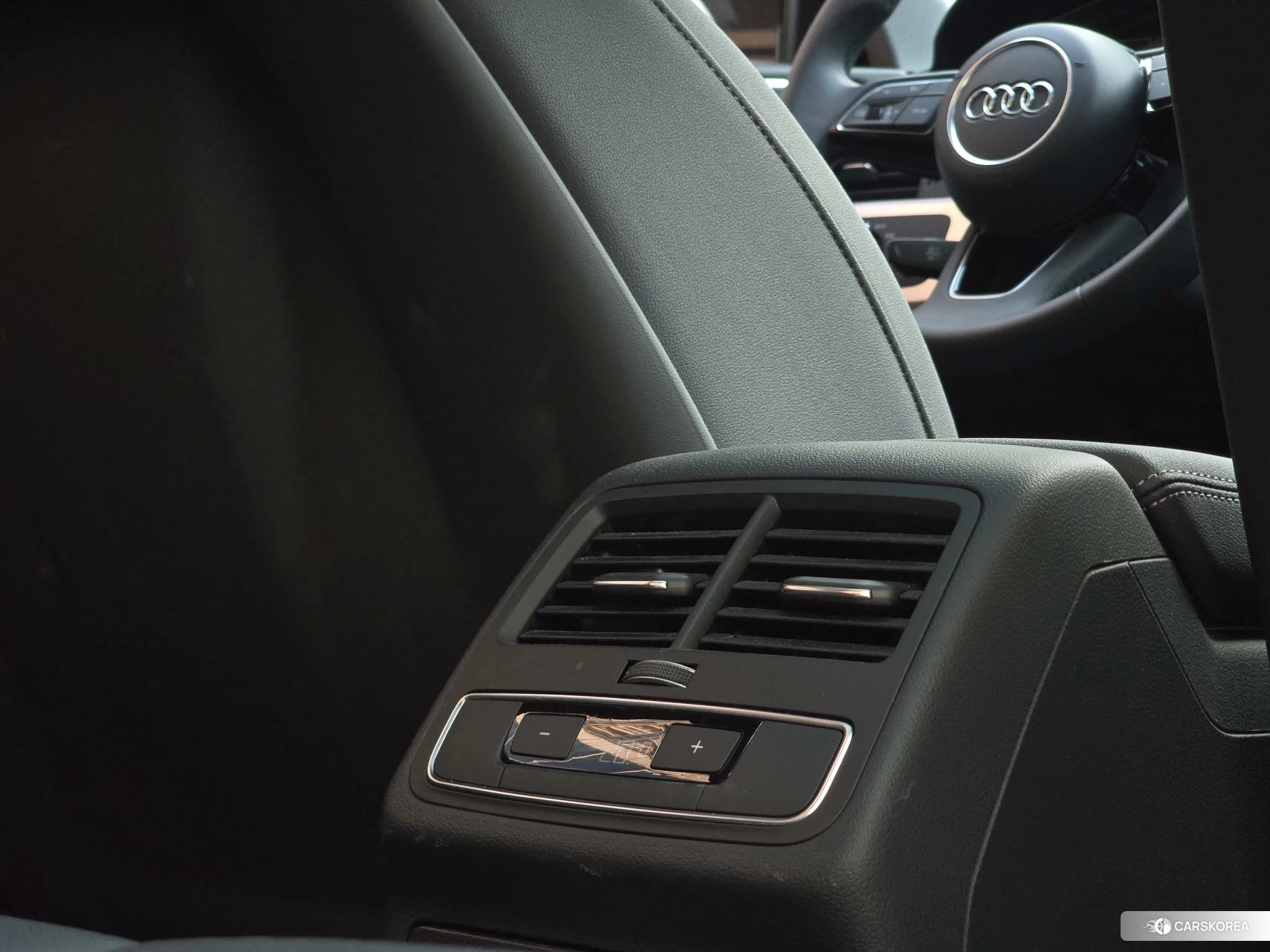 Audi A4L 2023 Белый из Китая, фото 4