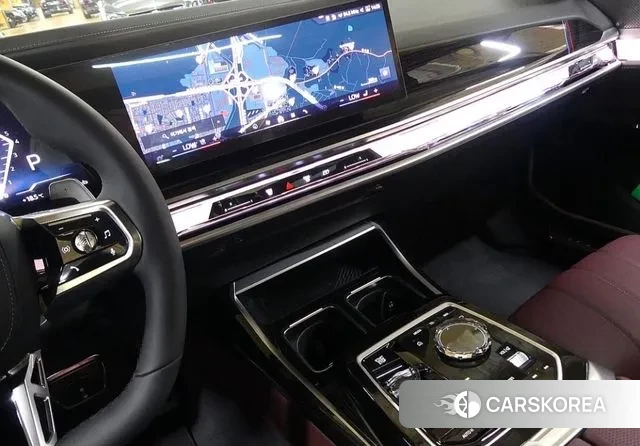 BMW 7 Series (G70) 2025 Черный из Кореи, фото 4