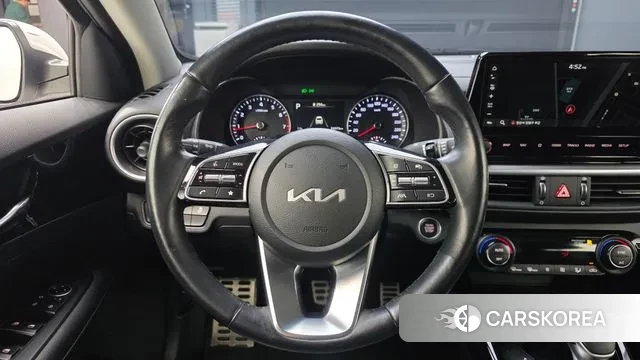 Kia The New K3 2nd generation 2023 Белый из Кореи, фото 4