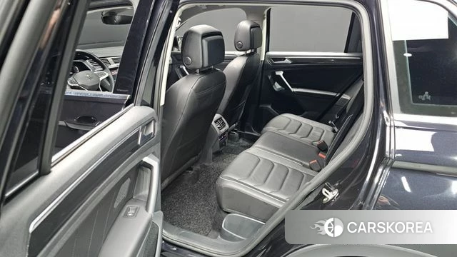 Volkswagen Tiguan second Generation 2023 Черный из Кореи, фото 4