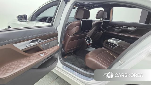 BMW 7 Series (G11) 2021 Белый из Кореи, фото 4