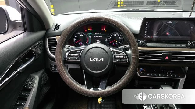 Kia Seltos 2022 Белый из Кореи, фото 4