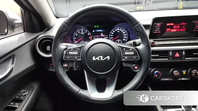 Kia The New K3 2nd generation 2021 Белый из Кореи, фото 4