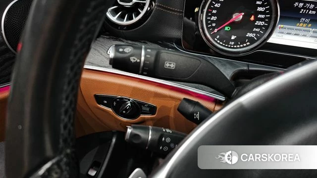 Mercedes-Benz E-Class W213 2018 Черный из Кореи, фото 4
