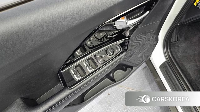 Kia Niro 2018 Белый из Кореи, фото 4