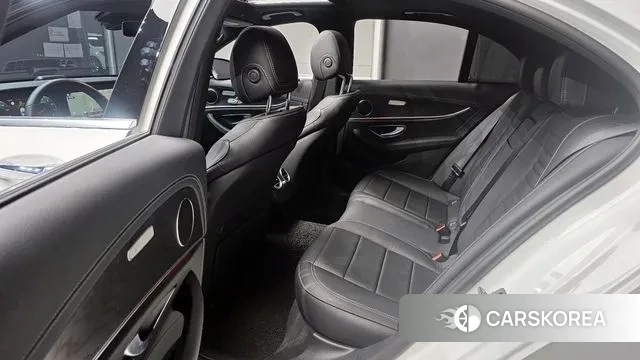 Mercedes-Benz E-Class W213 2023 Белый из Кореи, фото 4