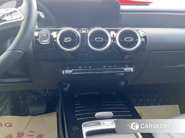 Mercedes-Benz Class A 2023 Белый из Китая, фото 4
