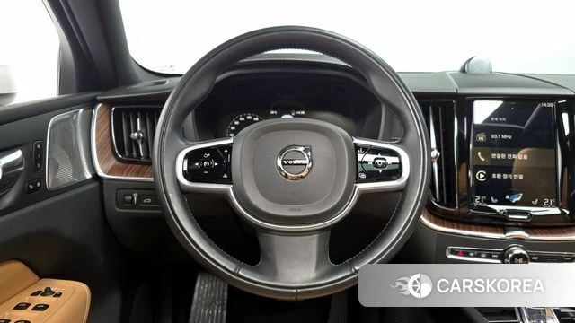 Volvo XC60 second Generation 2020 Белый из Кореи, фото 4