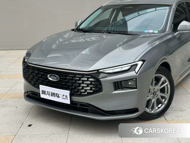 Ford Mondeo 2024 Серебристо-серый из Китая, фото 4